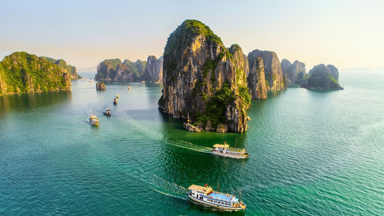 Du thuyền Crystal Holidays - THE BEAUTY OF VÂN ĐỒN